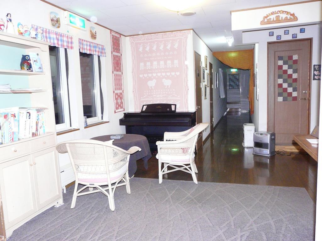 Pension Ressha House Furano Exterior photo